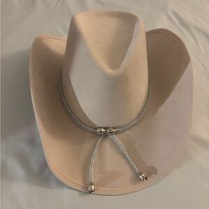 Elegant Cream Cowboy Hat